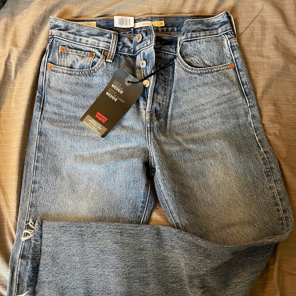 Levi’s Women’s Wedgie Fit Ankle Jeans